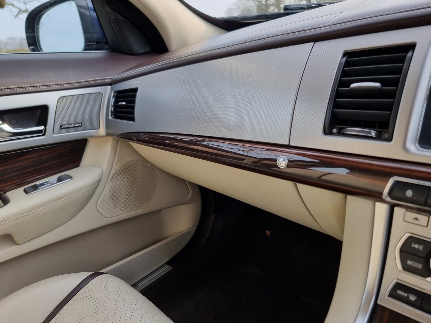 Used Jaguar XF 2015 for sale - 77997099: Photo 47