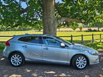 Used Volvo V40 2015 for sale - 75168216: Photo