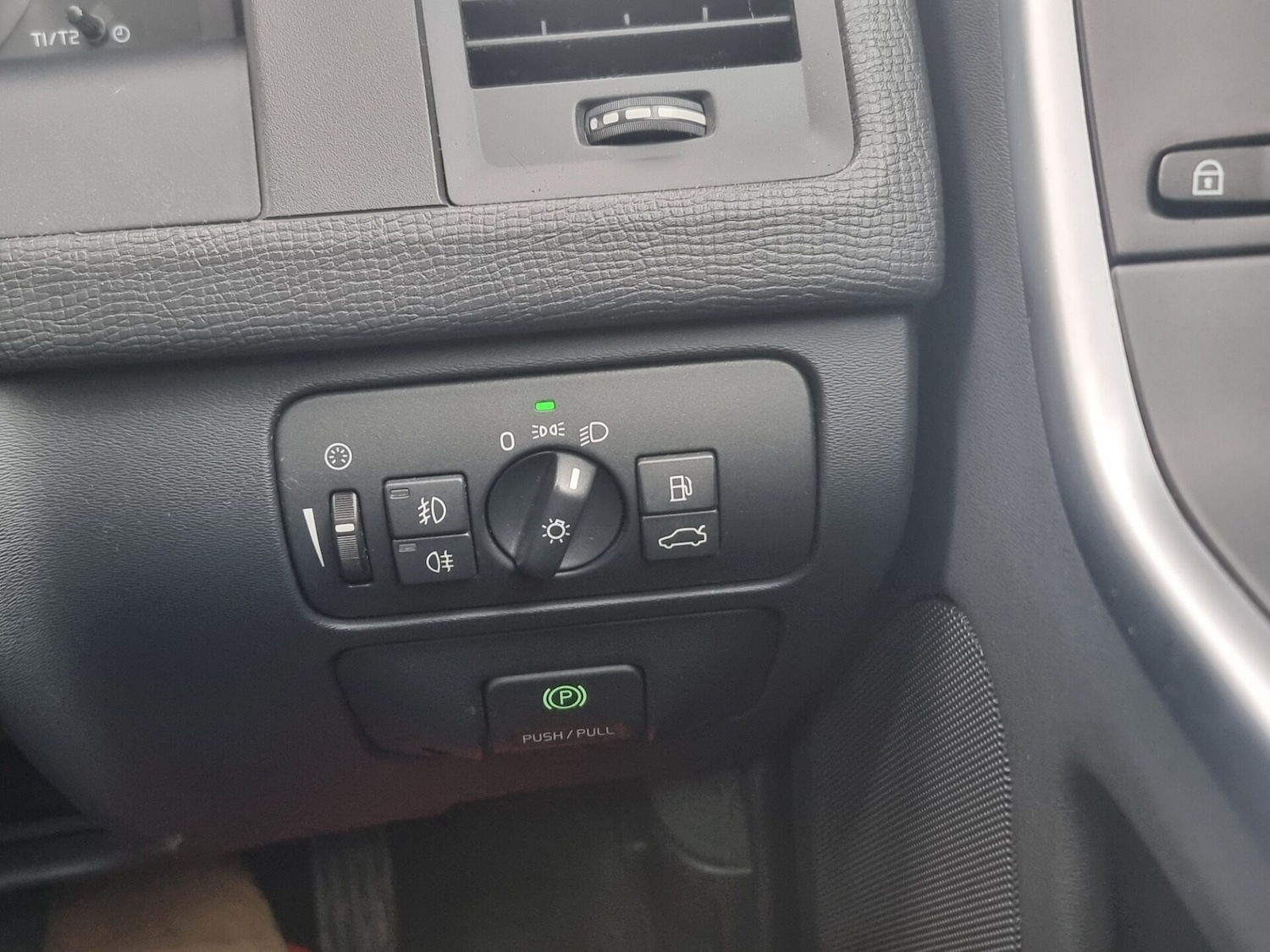 Used Volvo XC60 2009 for sale - 76961671: Photo 59