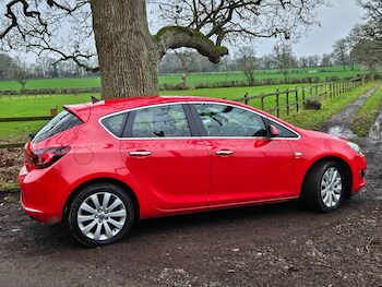 Used Vauxhall Astra 2013 for sale - 77048324: Photo