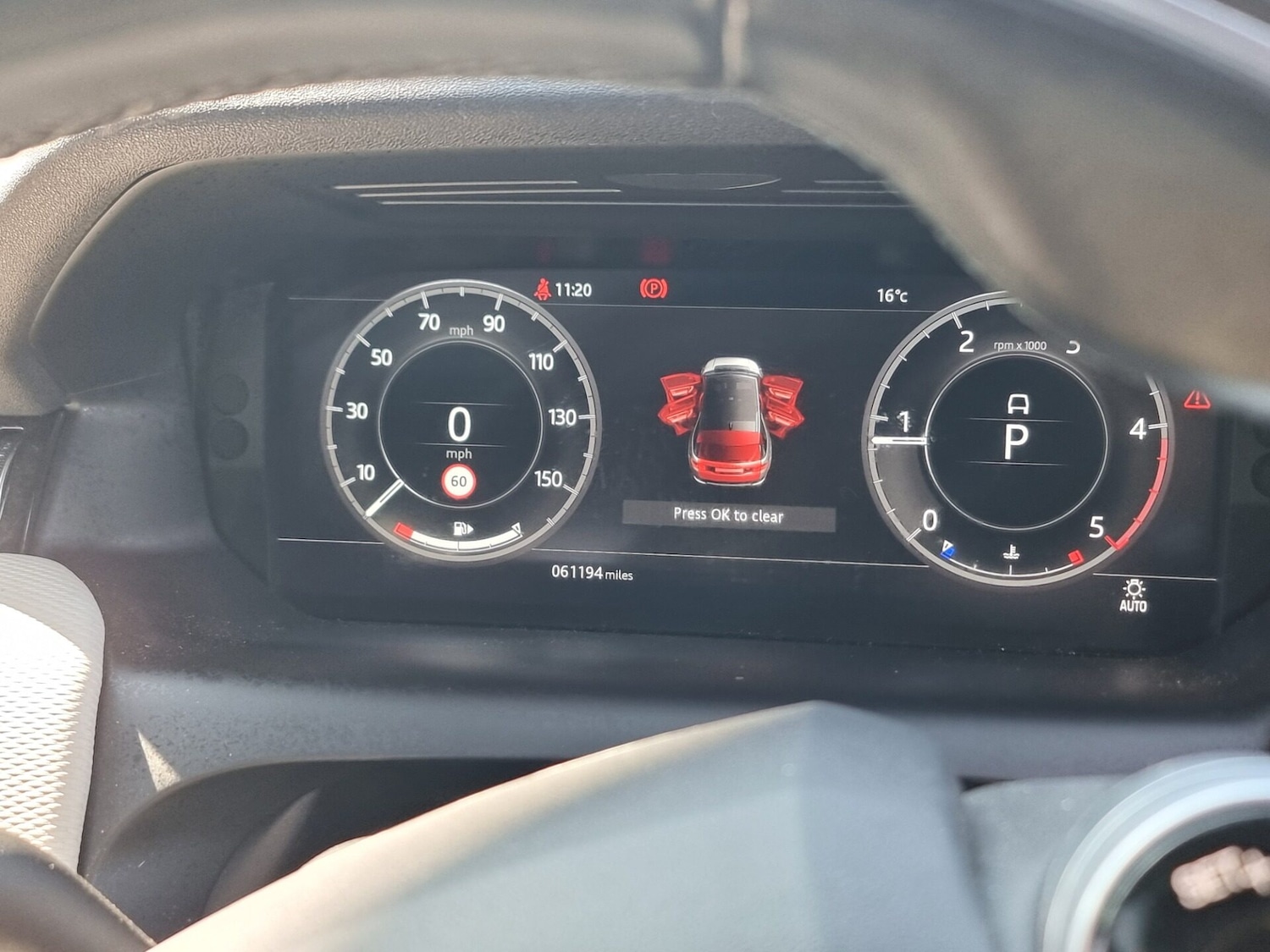 Used Land Rover Discovery Sport 2020 for sale - 77947199: Photo 32