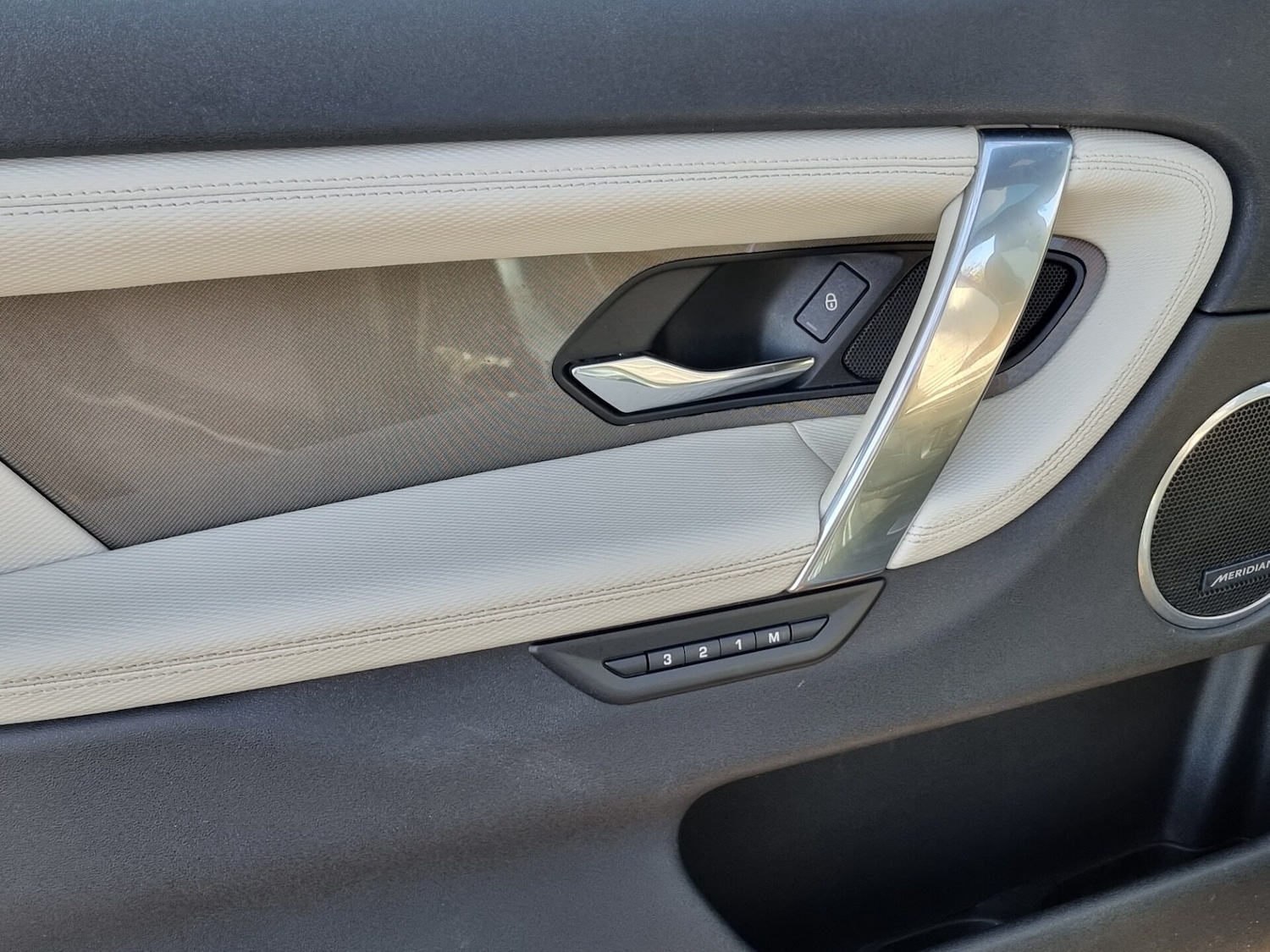 Used Land Rover Discovery Sport 2020 for sale - 77947199: Photo 48