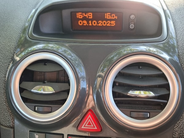 Used Vauxhall Corsa 2011 for sale - 76231418: Photo 27