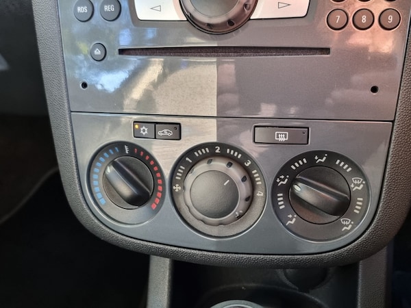 Used Vauxhall Corsa 2011 for sale - 76231418: Photo 29
