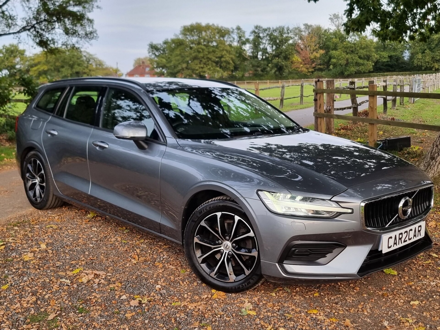 Used Volvo V60 2019 for sale - 76114093: Photo 2
