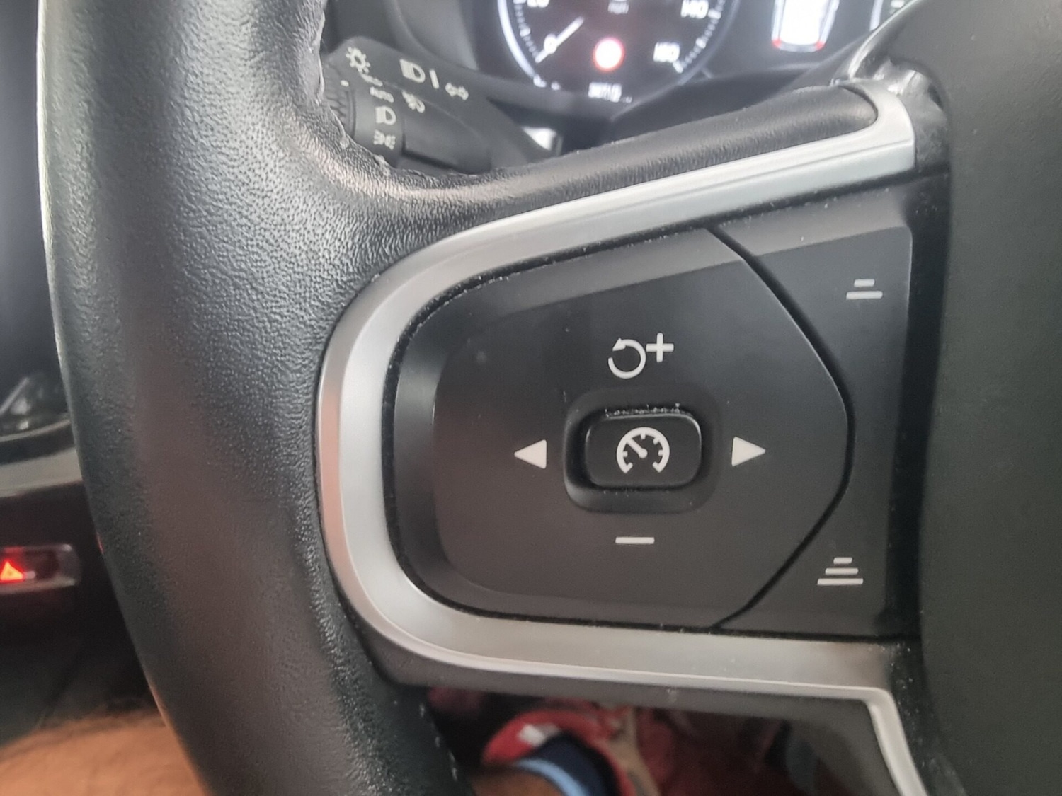 Used Volvo V60 2019 for sale - 76114093: Photo 41