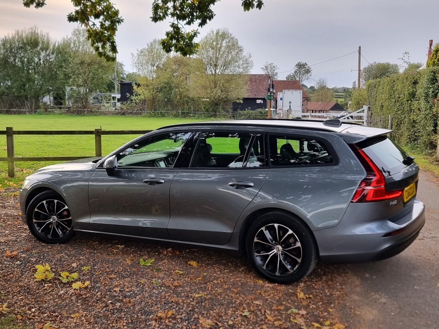 Used Volvo V60 2019 for sale - 76114093: Photo 9