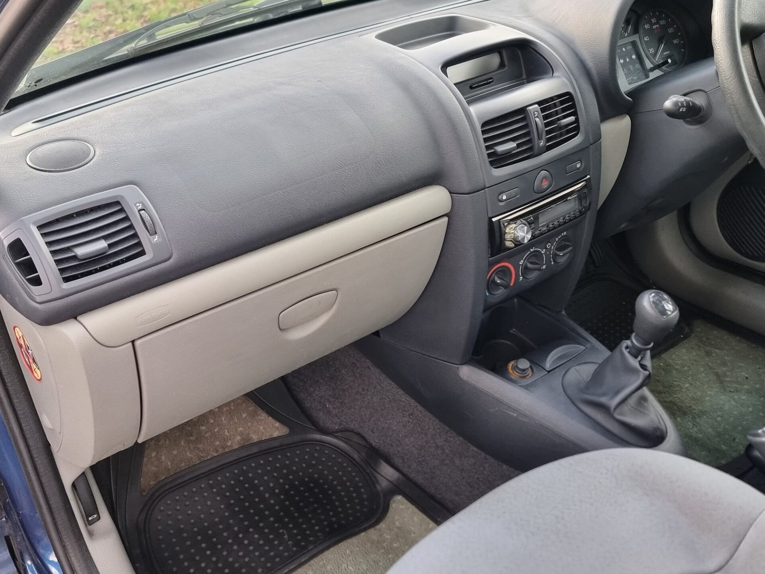 Used Renault Clio 2002 for sale - 77298554: Photo 34