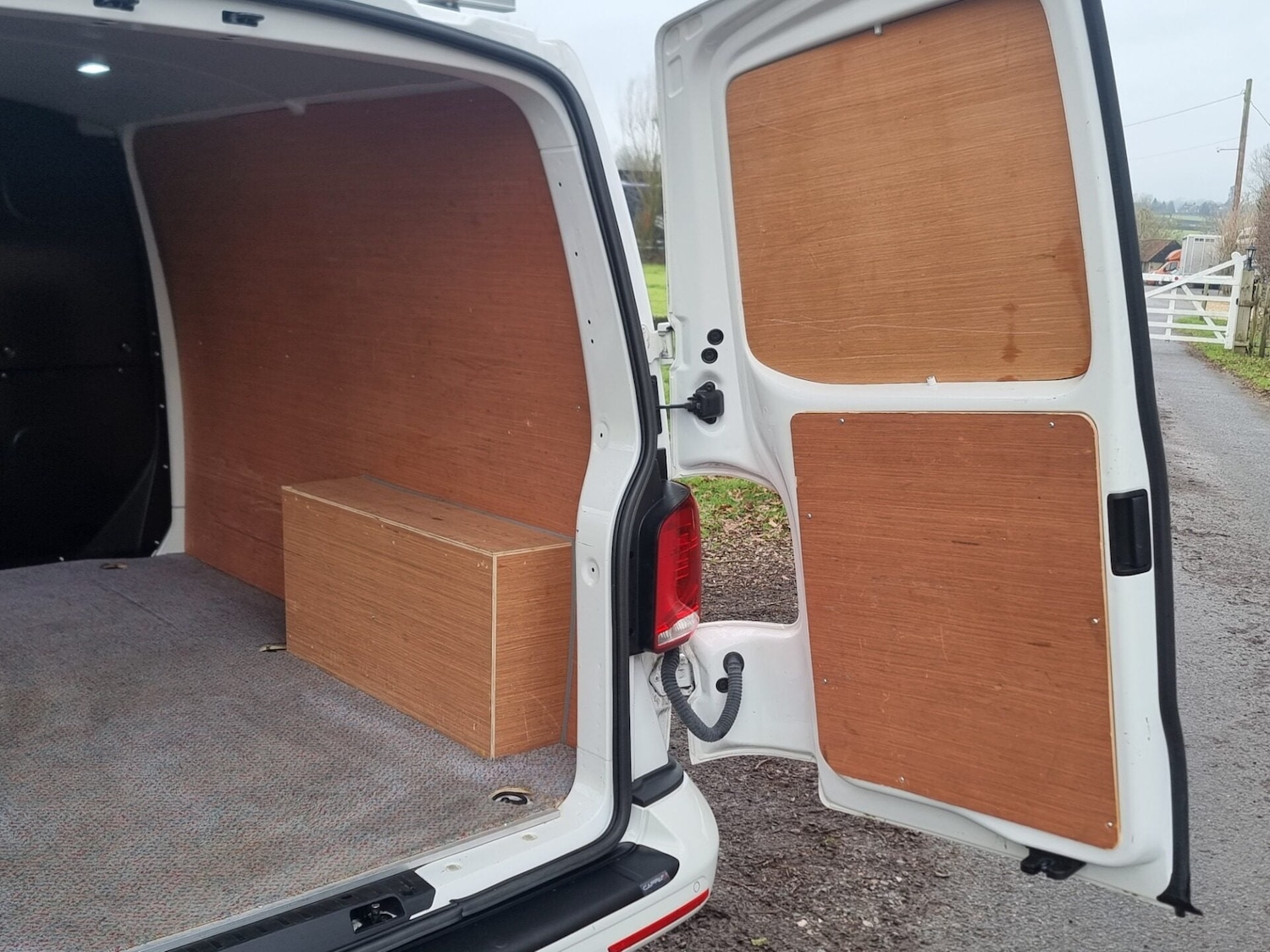 Used Volkswagen Transporter 2023 for sale - 77247482: Photo 31