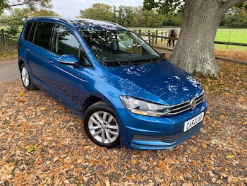 Used Volkswagen Touran 2017 for sale - 76320813: Photo 2