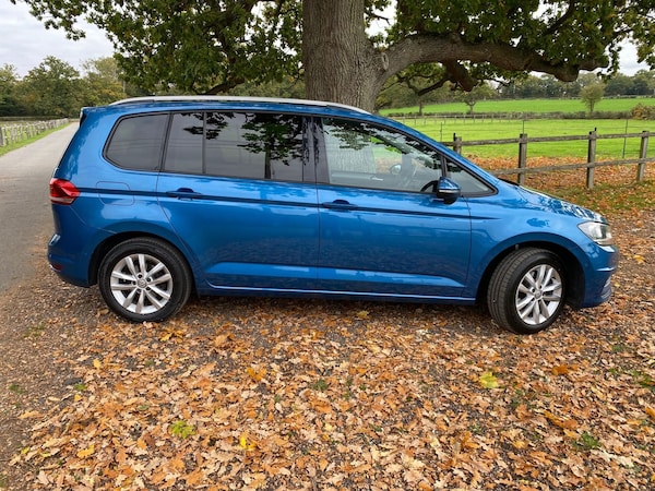 Used Volkswagen Touran 2017 for sale - 76320813: Photo 3