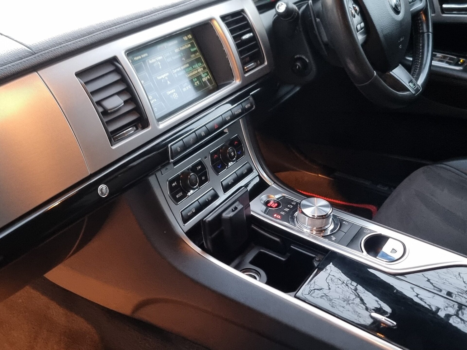 Used Jaguar XF 2014 for sale - 77961790: Photo 42