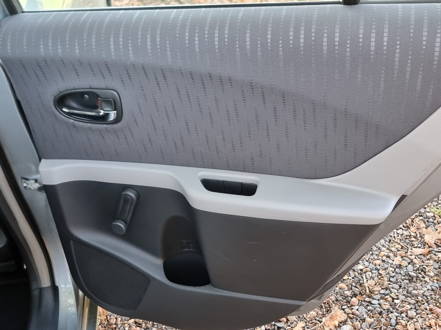 Used Toyota Yaris 2009 for sale - 76365761: Photo 24