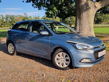 Used Hyundai i20 2018 for sale - 76016899: Photo 2