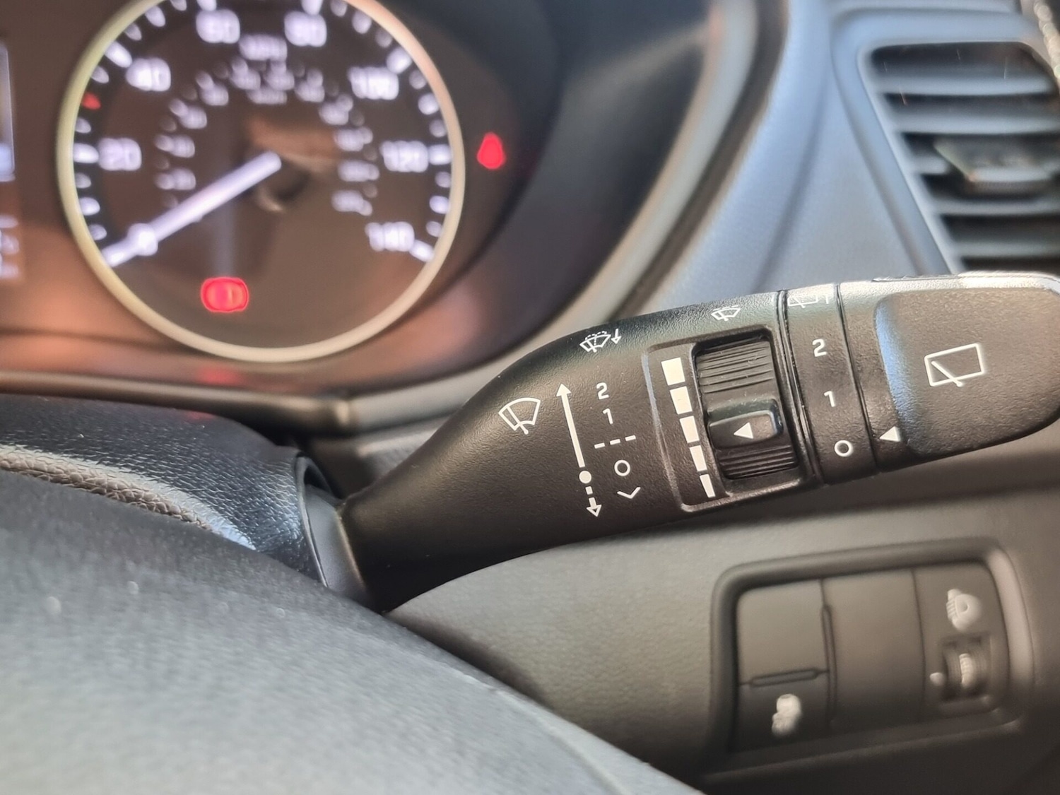 Used Hyundai i20 2018 for sale - 76016899: Photo 44