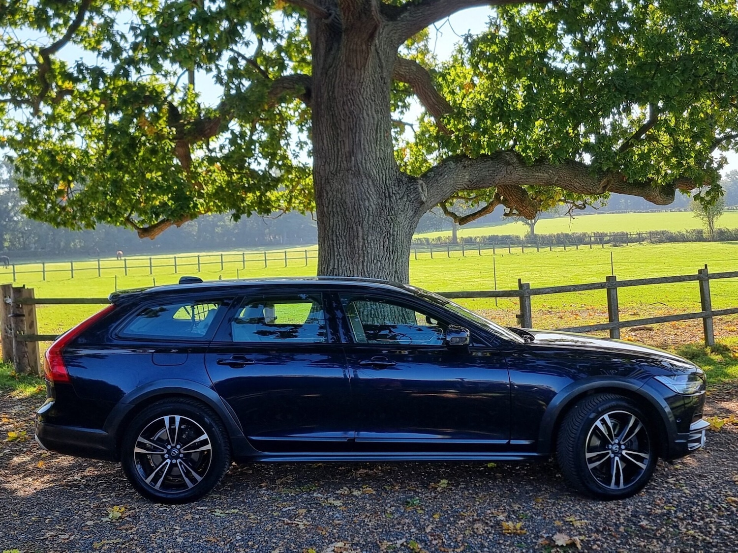 Used Volvo V90 2017 for sale - 76114092: Photo 3