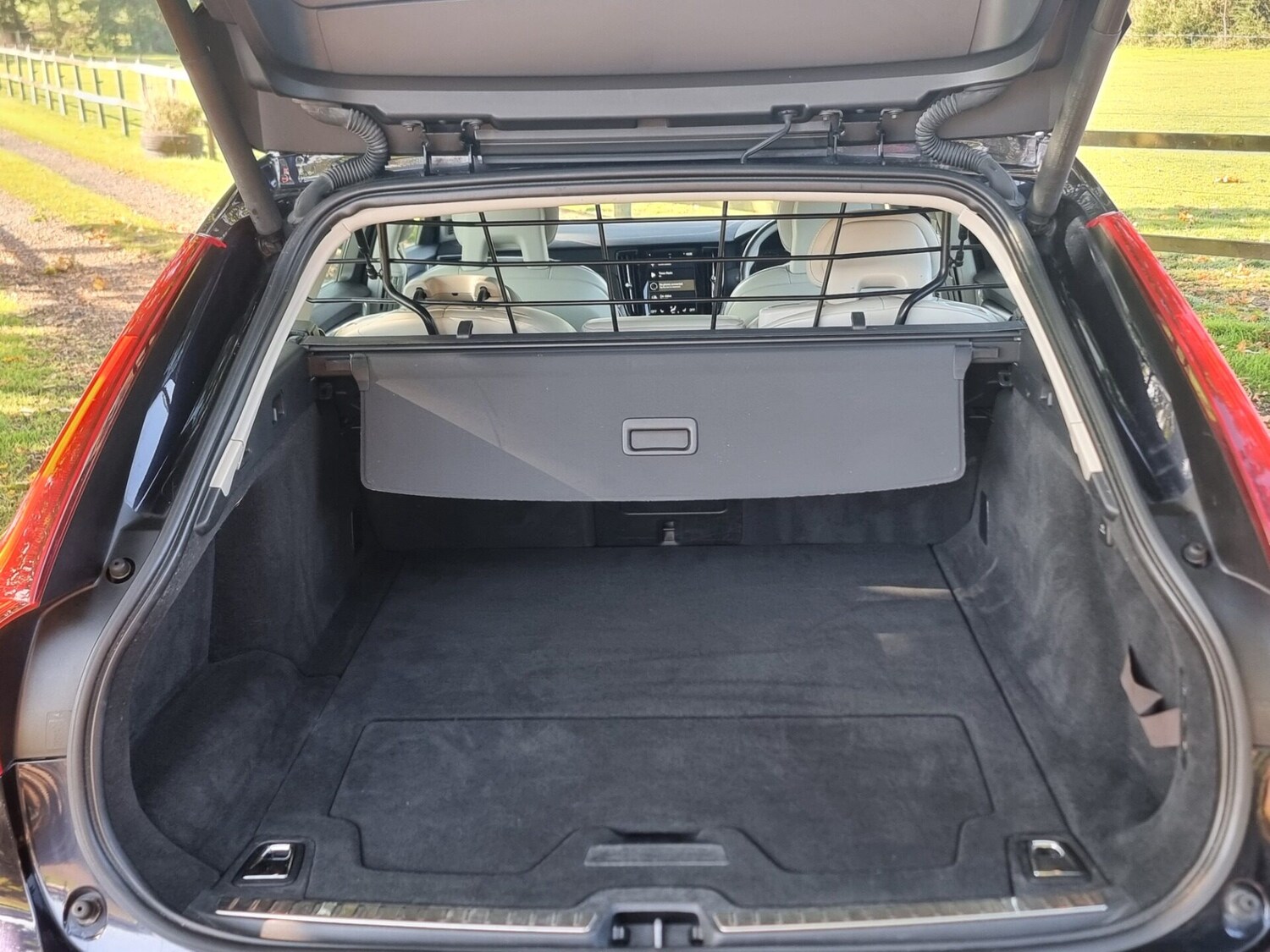 Used Volvo V90 2017 for sale - 76114092: Photo 30