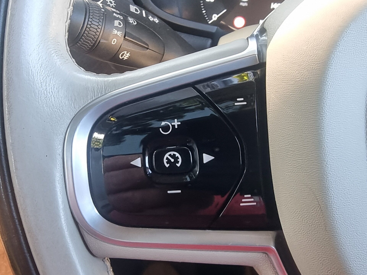 Used Volvo V90 2017 for sale - 76114092: Photo 48