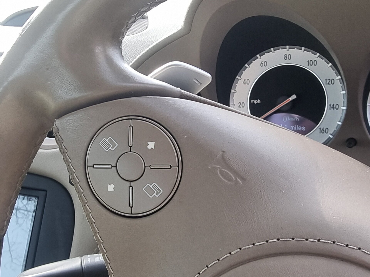 Used Mercedes-Benz SL 2010 for sale - 77579674: Photo 26