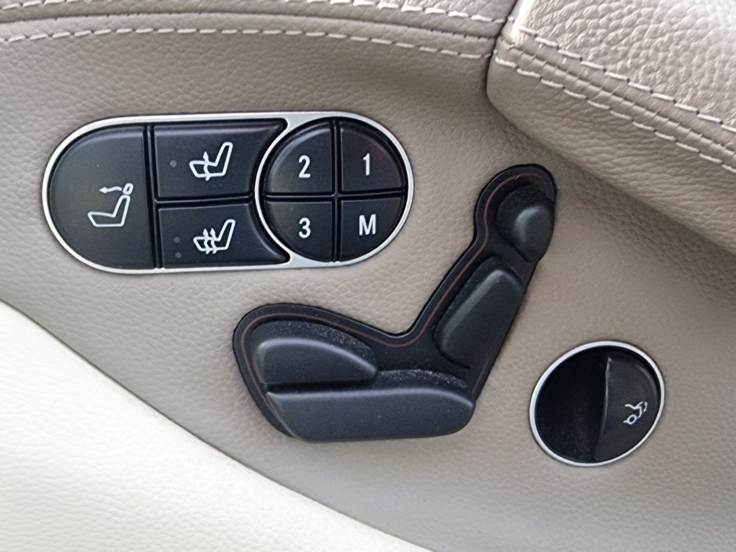 Used Mercedes-Benz SL 2010 for sale - 77579674: Photo 29