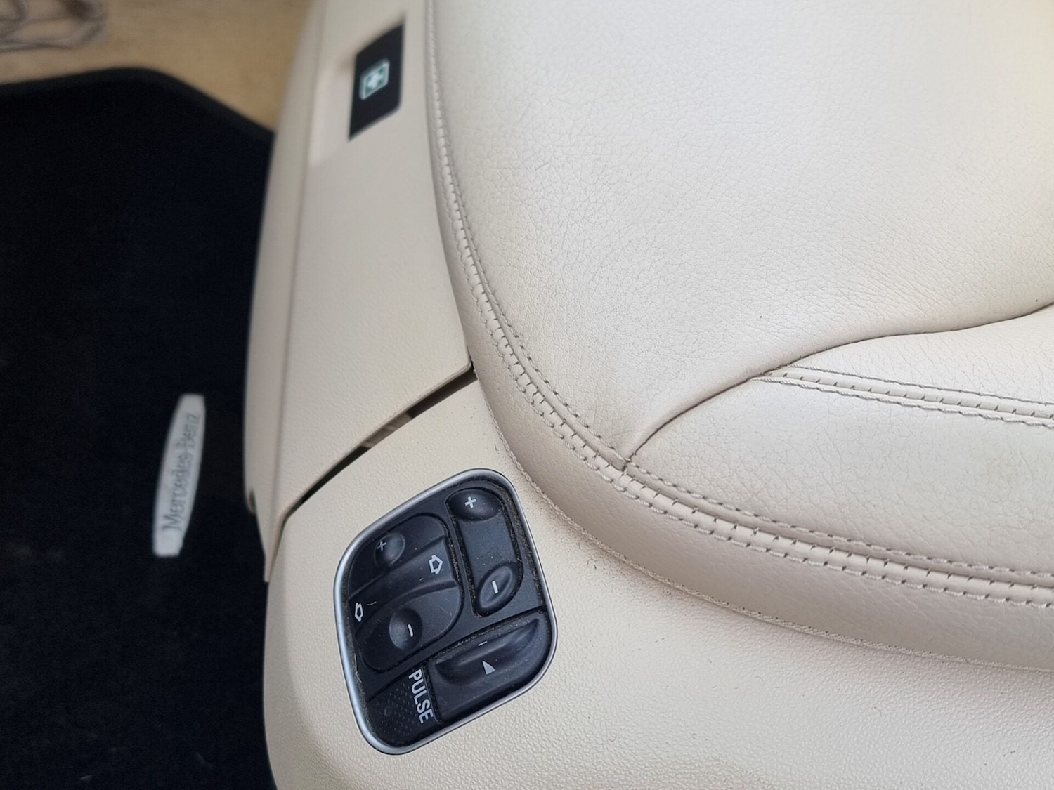 Used Mercedes-Benz SL 2010 for sale - 77579674: Photo 33