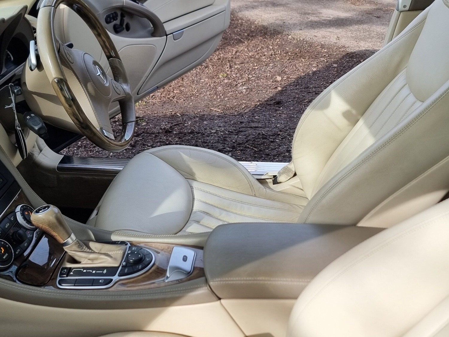 Used Mercedes-Benz SL 2010 for sale - 77579674: Photo 37