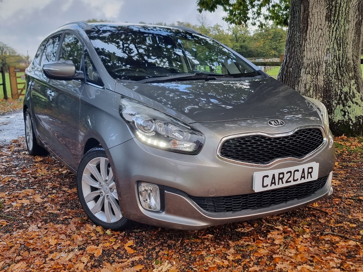 Used Kia Carens 2015 for sale - 76324059: Photo 1