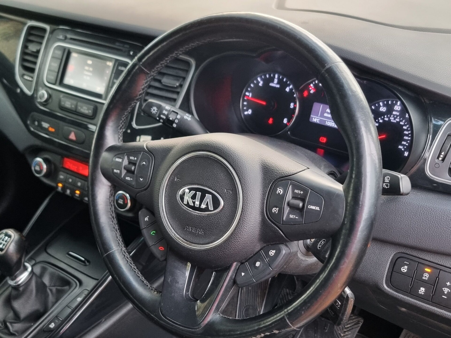 Used Kia Carens 2015 for sale - 76324059: Photo 22