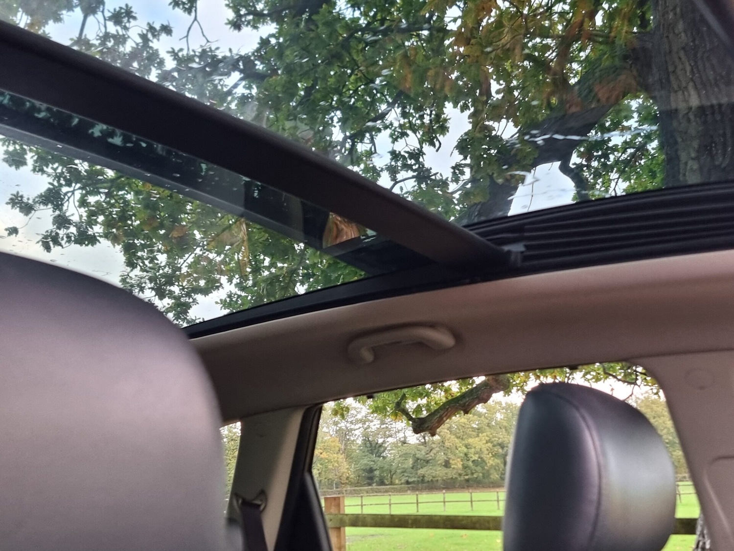 Used Kia Carens 2015 for sale - 76324059: Photo 25