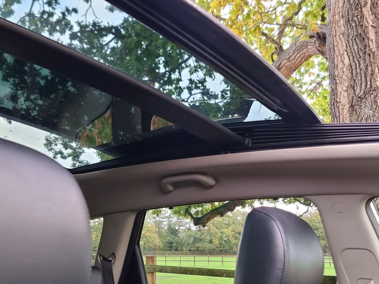 Used Kia Carens 2015 for sale - 76324059: Photo 26