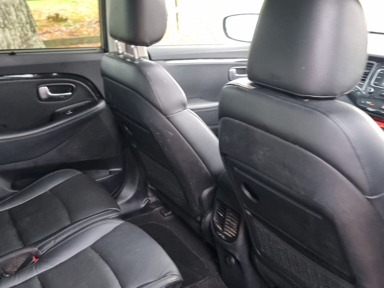 Used Kia Carens 2015 for sale - 76324059: Photo 28