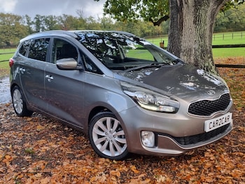 Used Kia Carens 2015 for sale - 76324059: Photo 2