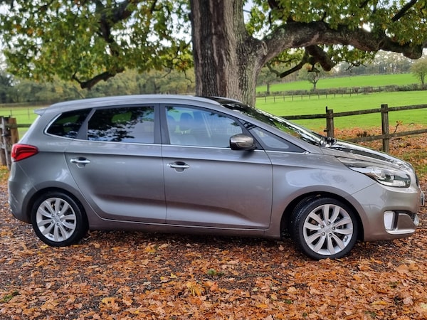 Used Kia Carens 2015 for sale - 76324059: Photo 3