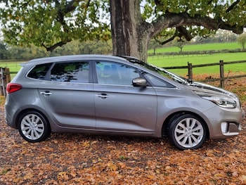 Used Kia Carens 2015 for sale - 76324059: Photo 3