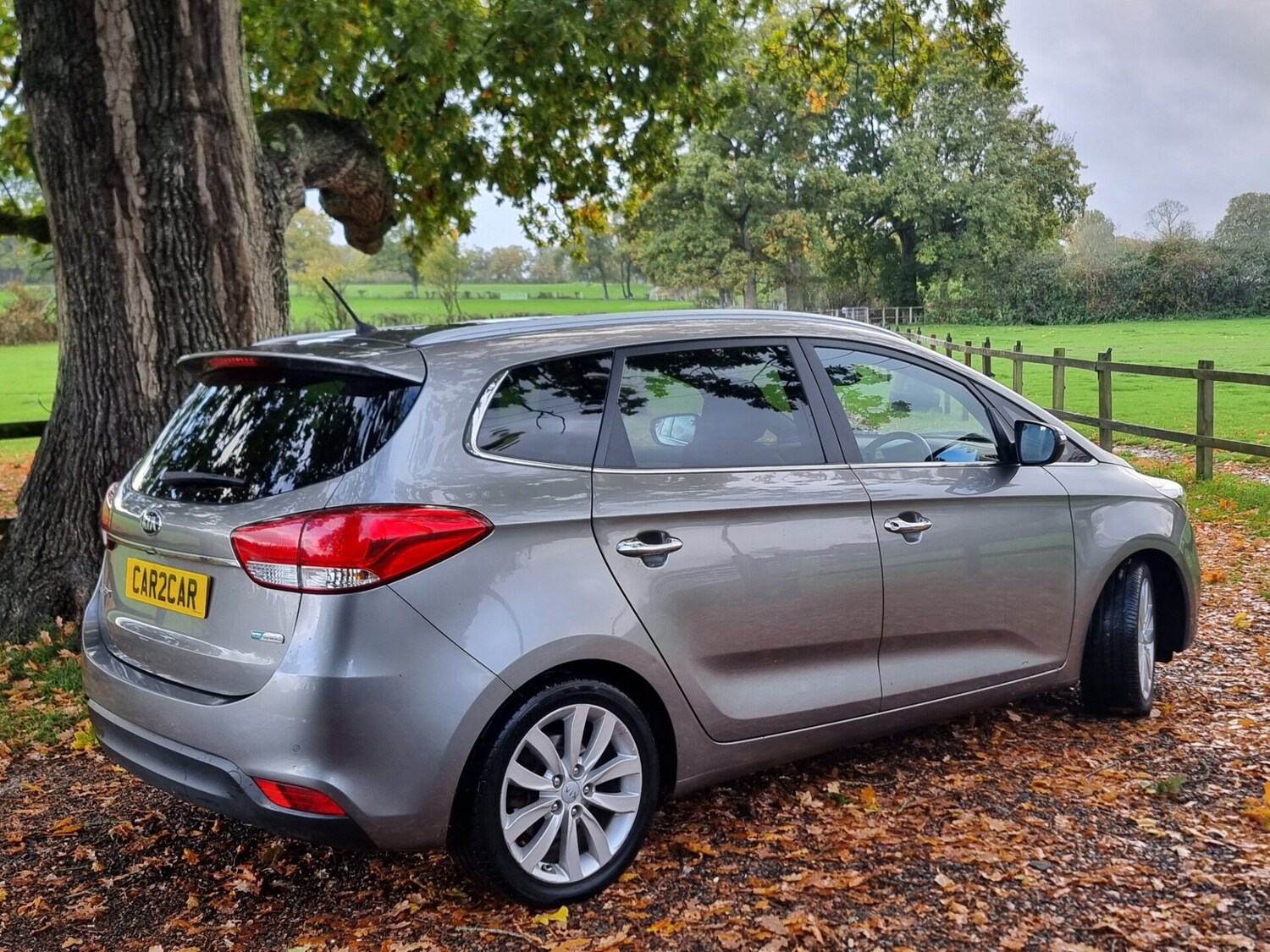 Used Kia Carens 2015 for sale - 76324059: Photo 4