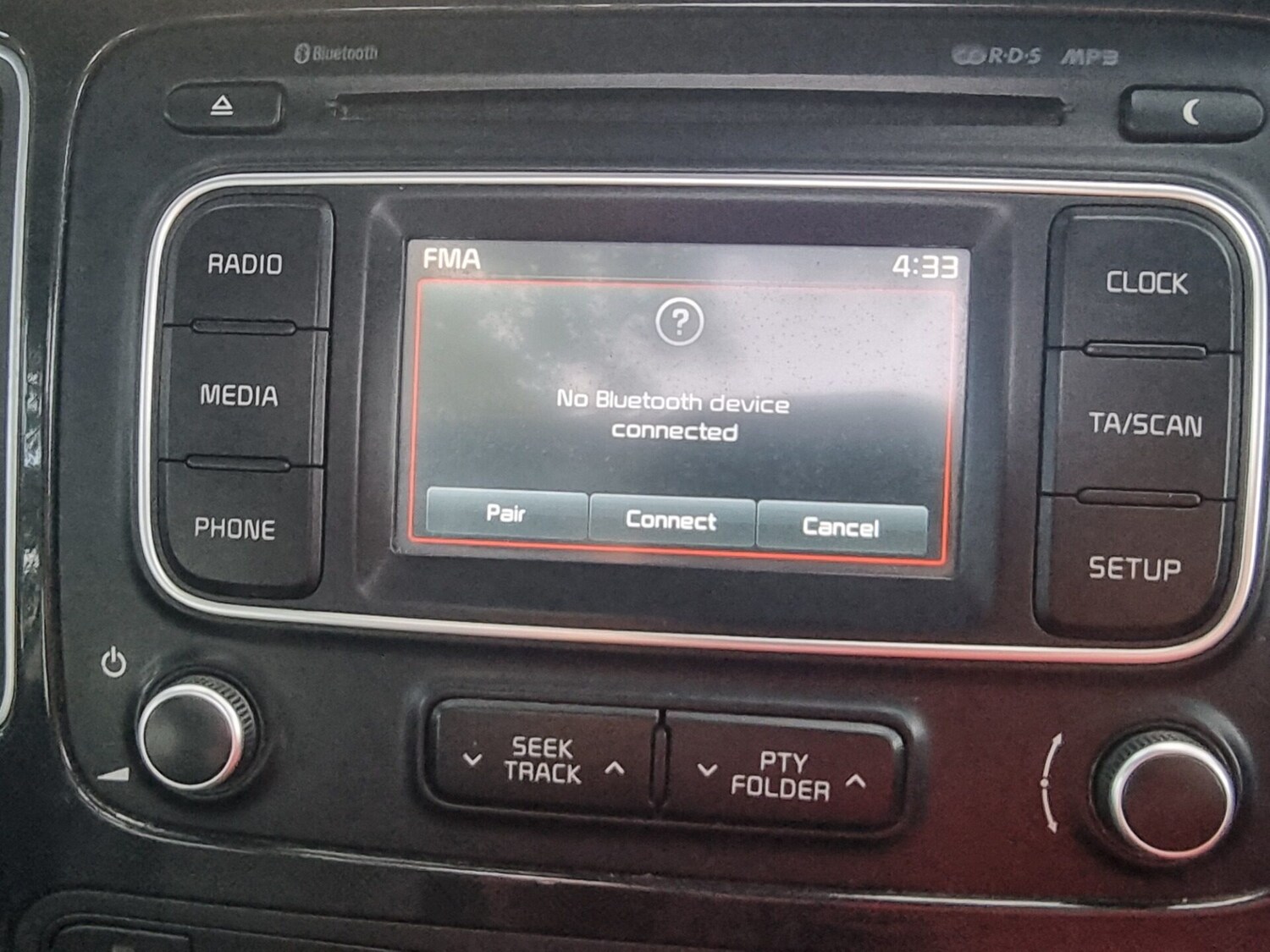 Used Kia Carens 2015 for sale - 76324059: Photo 41