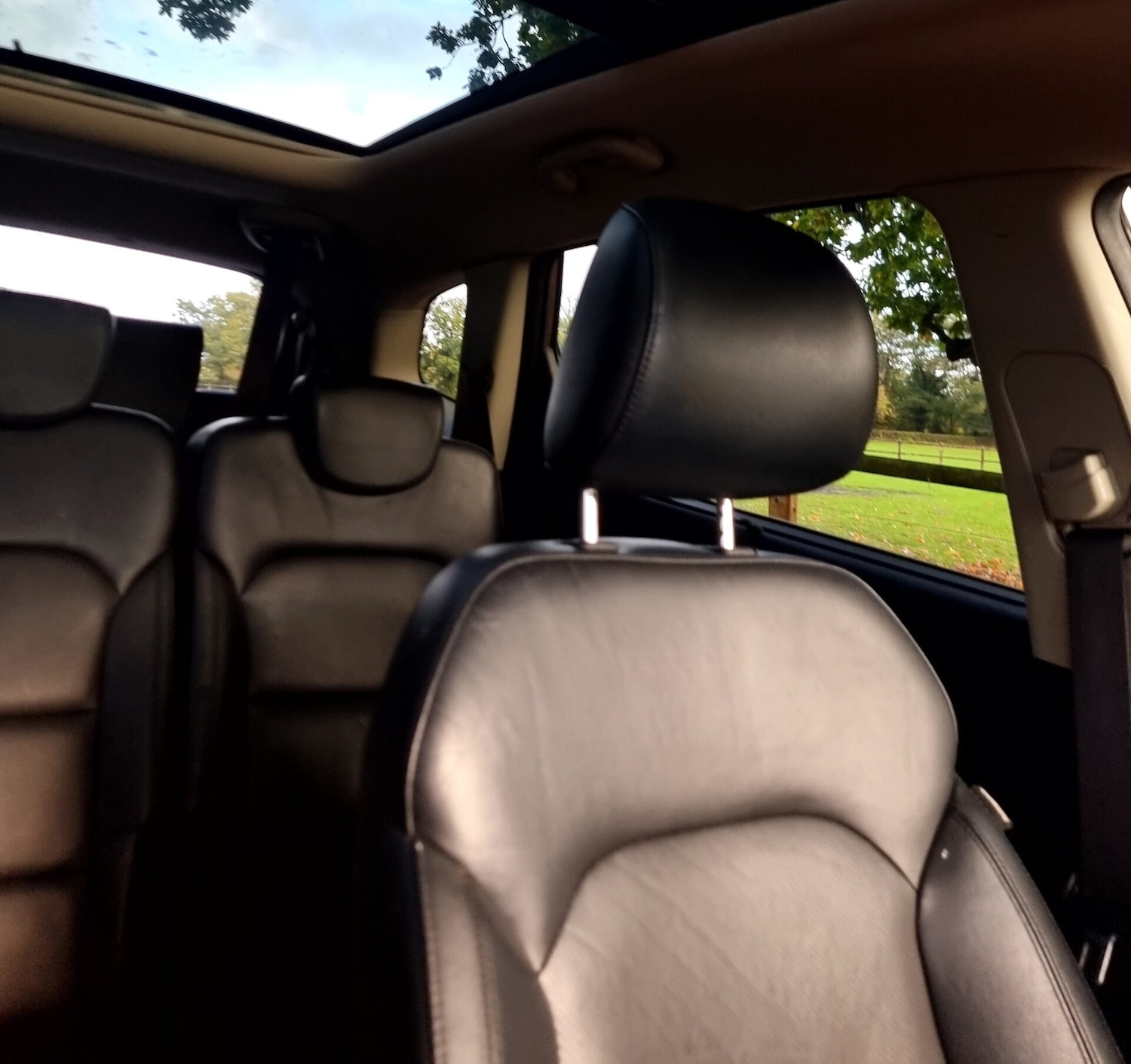 Used Kia Carens 2015 for sale - 76324059: Photo 43