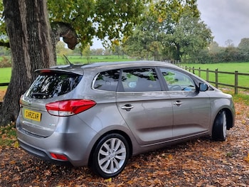 Used Kia Carens 2015 for sale - 76324059: Photo 4