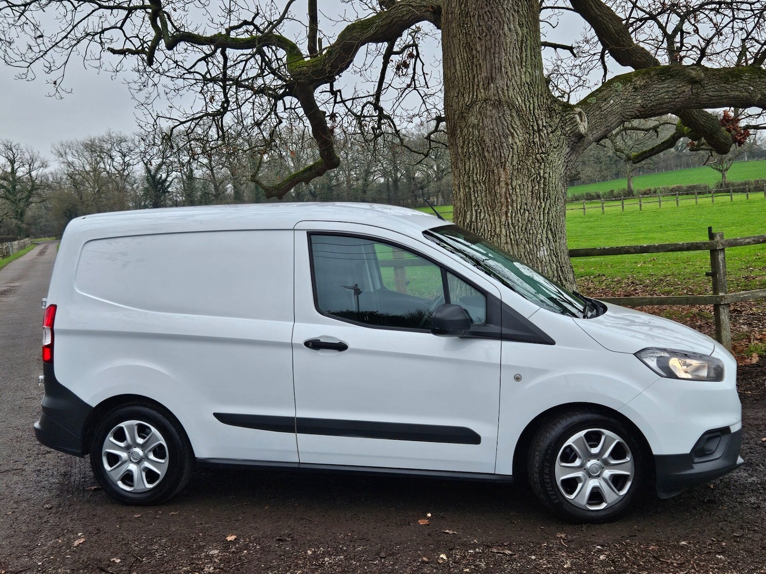 Used Ford Transit Courier 2019 for sale - 77048325: Photo 3