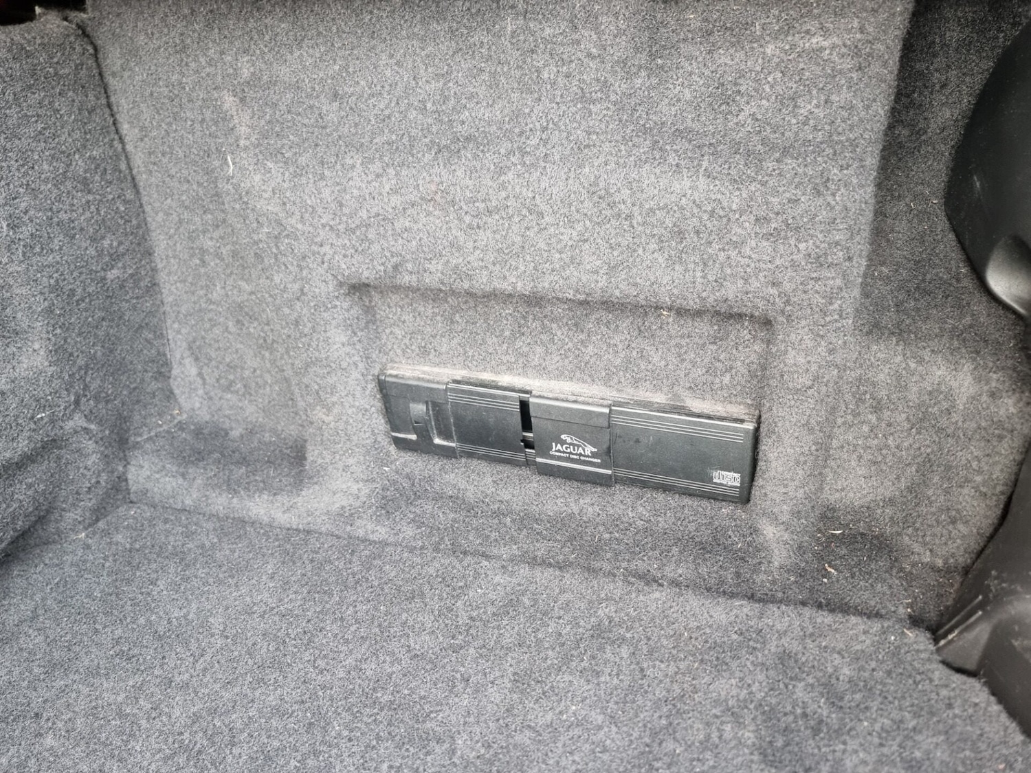 Used Jaguar XK8 2001 for sale - 77985016: Photo 38