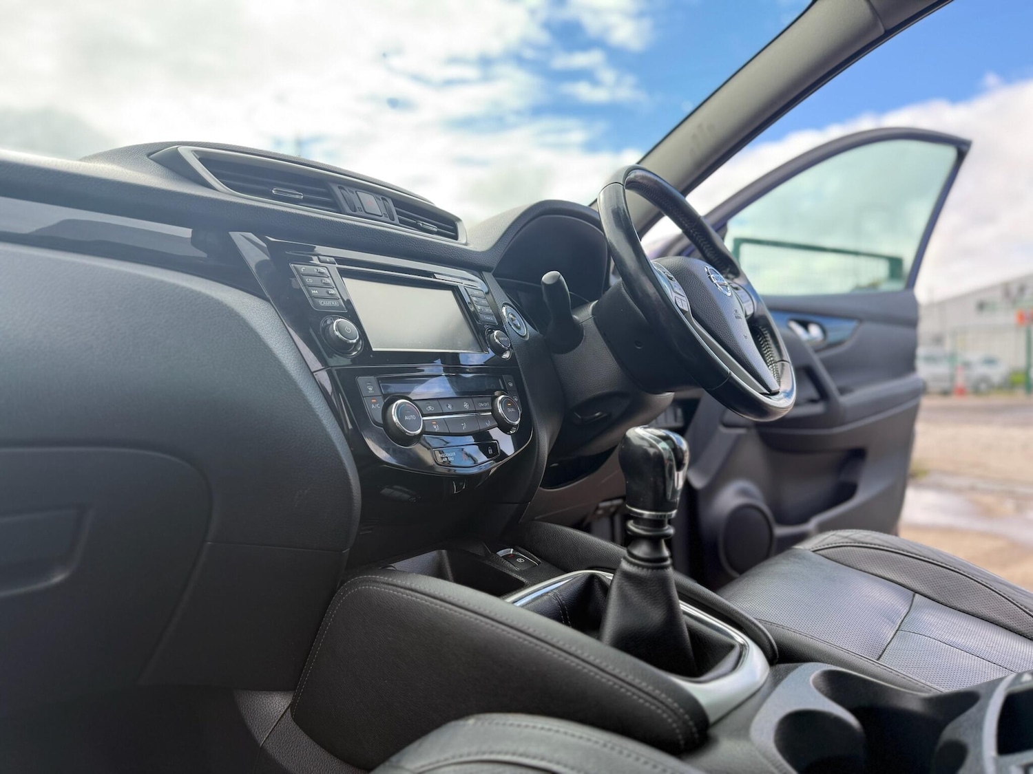 Used Nissan Qashqai 2015 for sale - 78047915: Photo 25