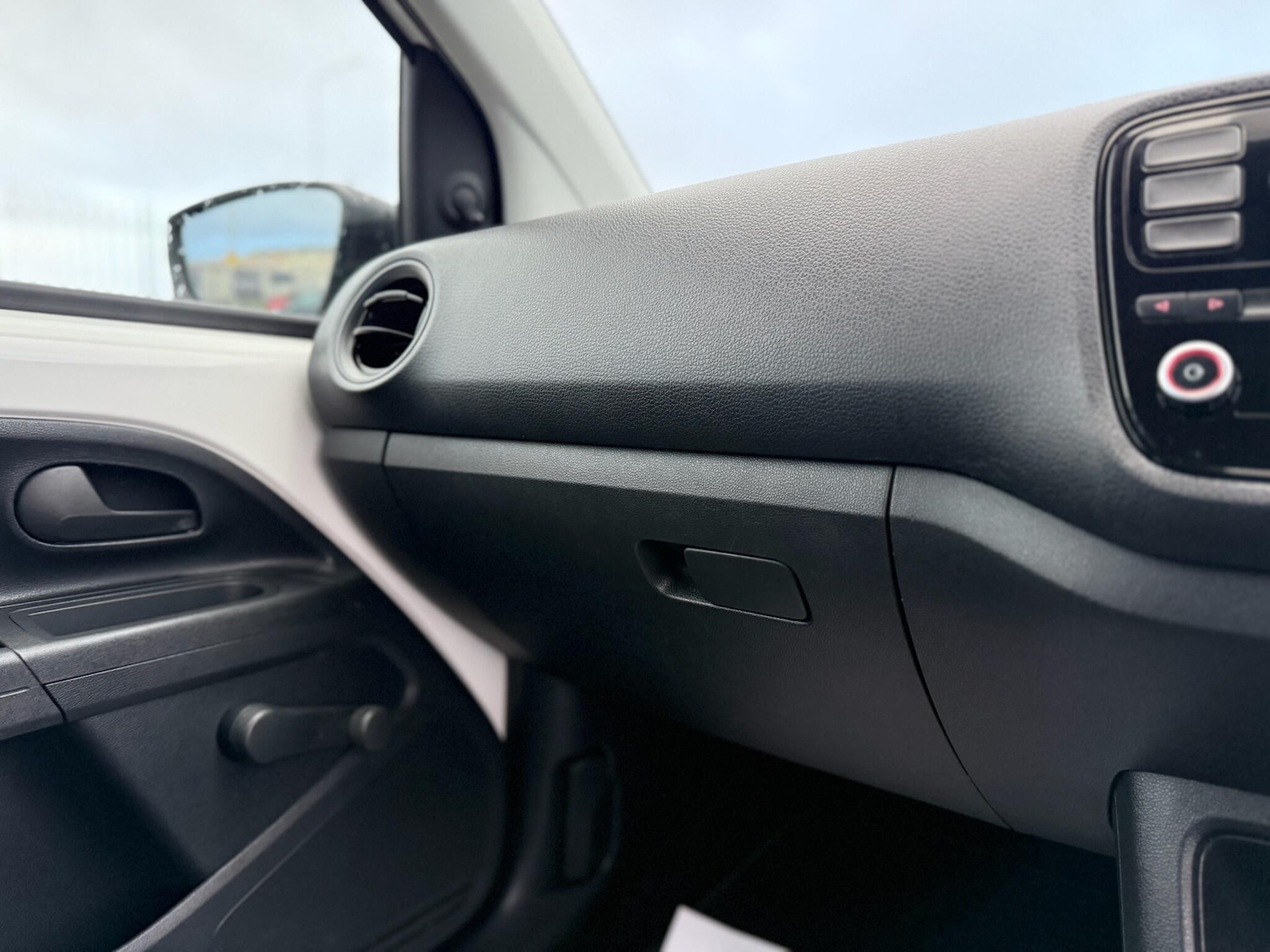 Used Volkswagen up! 2012 for sale - 77396040: Photo 40