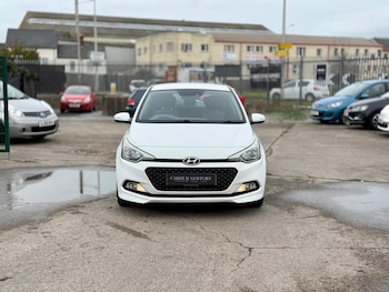 Used Hyundai i20 2016 for sale - 76584100: Photo
