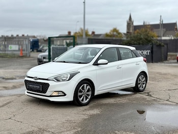 Used Hyundai i20 2016 for sale - 76584100: Photo