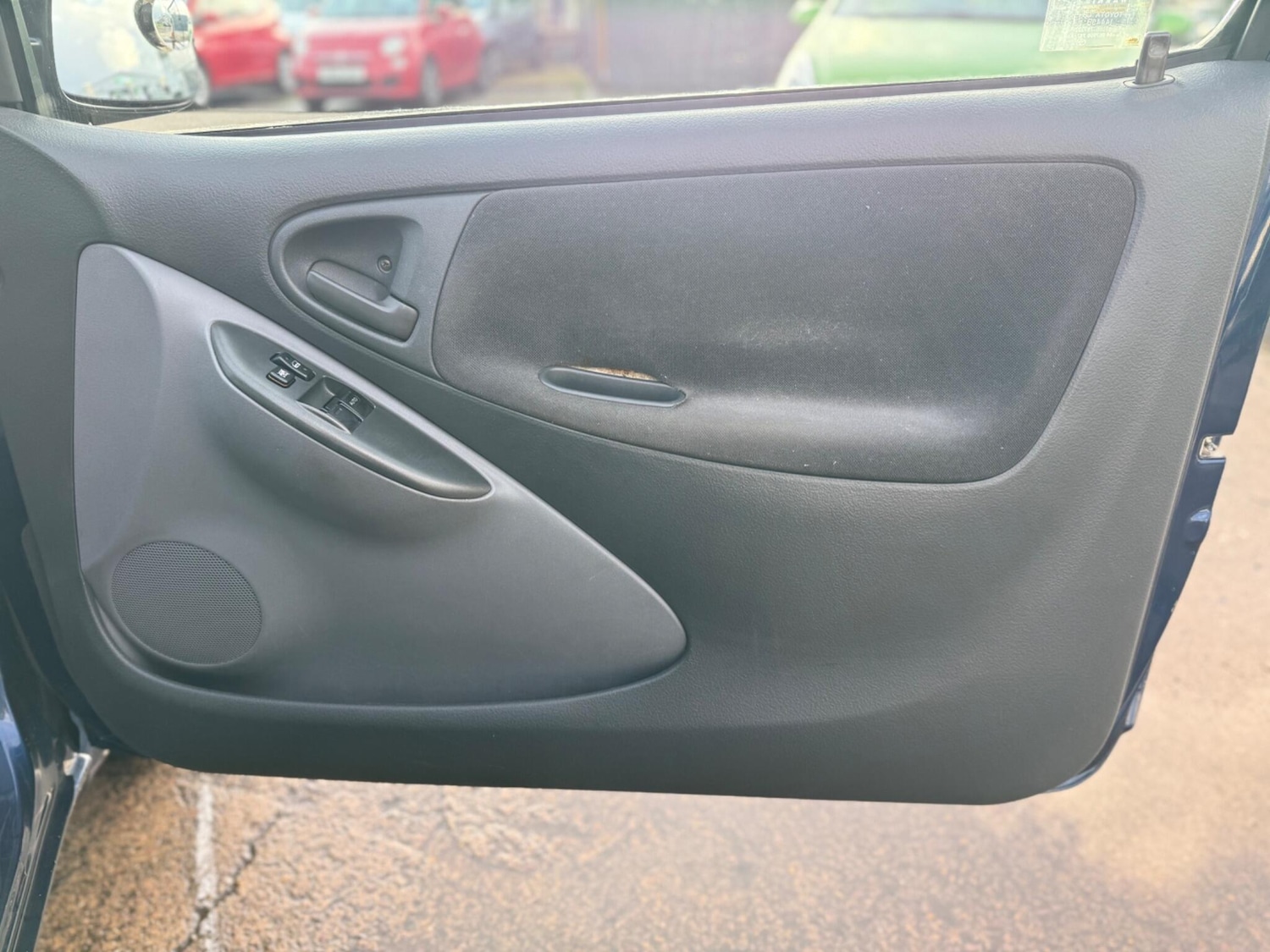 Used Toyota Yaris 2002 for sale - 76573111: Photo 23