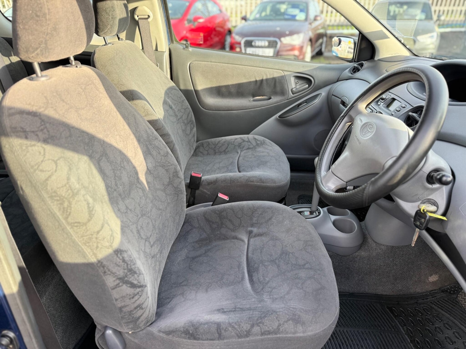 Used Toyota Yaris 2002 for sale - 76573111: Photo 24