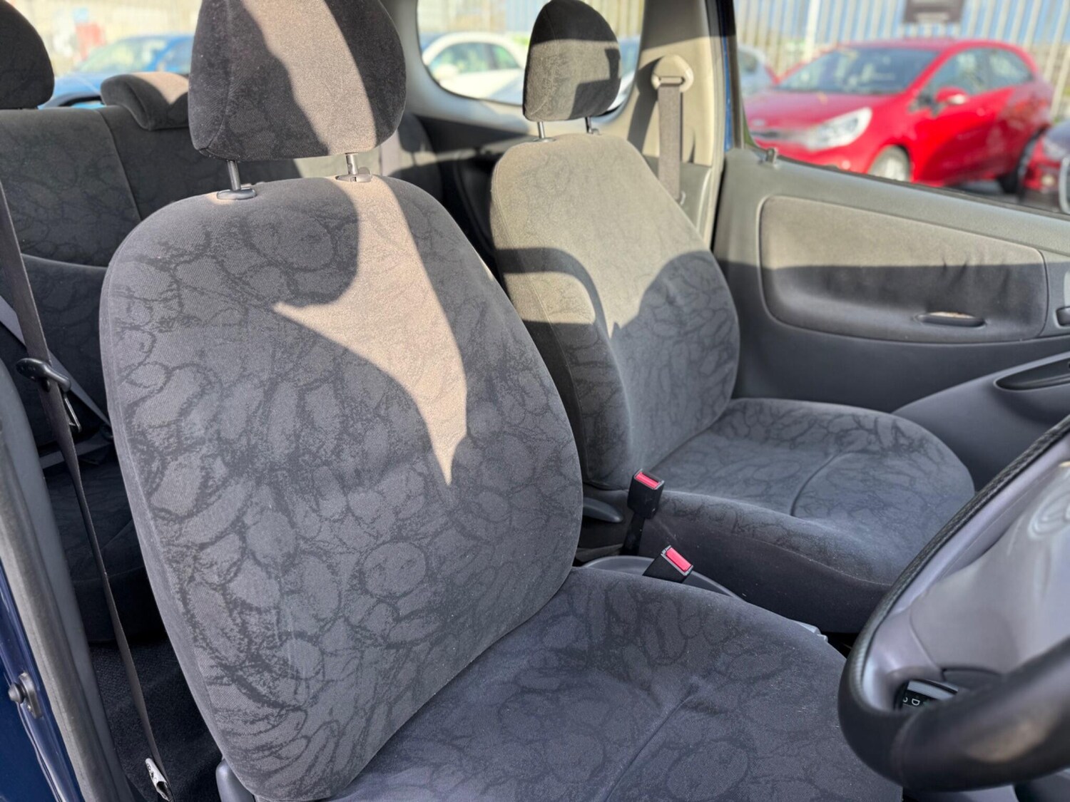 Used Toyota Yaris 2002 for sale - 76573111: Photo 27