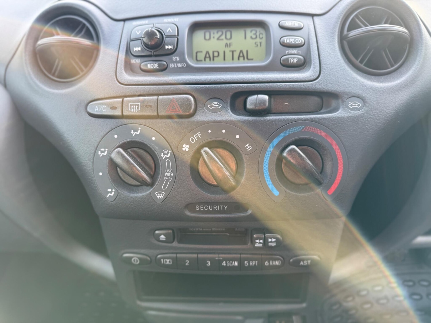 Used Toyota Yaris 2002 for sale - 76573111: Photo 30