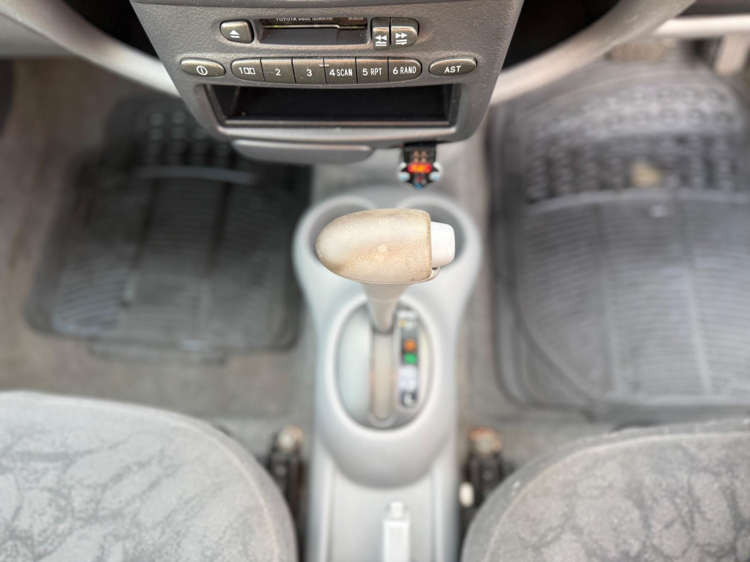 Used Toyota Yaris 2002 for sale - 76573111: Photo 35