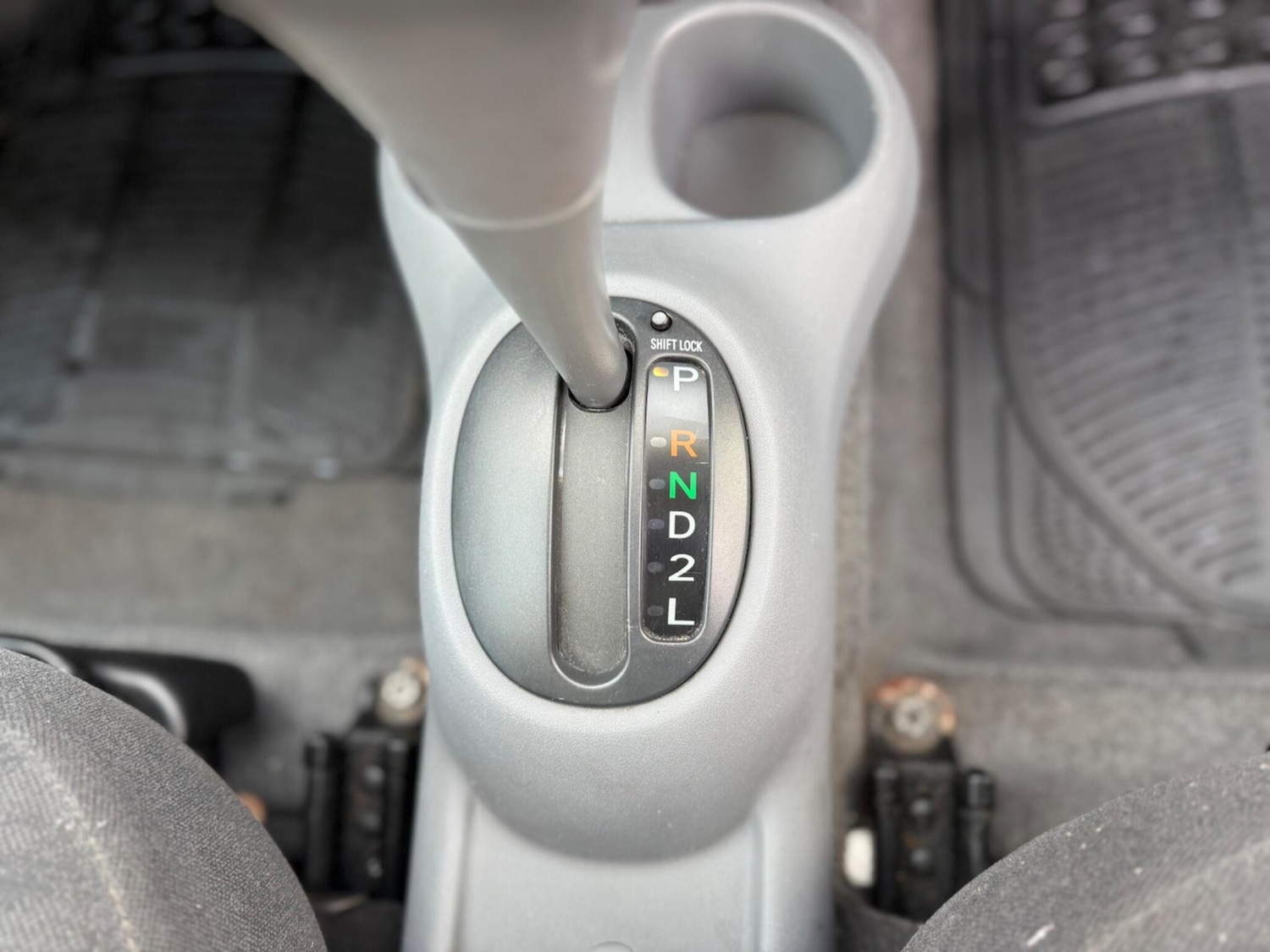 Used Toyota Yaris 2002 for sale - 76573111: Photo 37